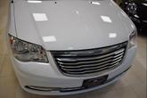 Thumbnail of 2016 Bright White Clearcoat Chrysler Town & Country