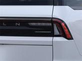 Thumbnail of 2025 Crystal White Metallic Clearcoat Lincoln Navigator
