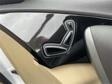 Thumbnail of 2017 Hyper White Hyundai Azera