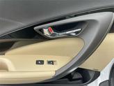 Thumbnail of 2017 Hyper White Hyundai Azera