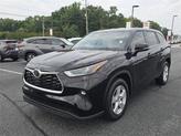 Thumbnail of 2022 Midnight Black Metallic Toyota Highlander