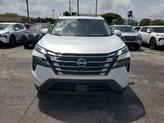Thumbnail of 2025 Everest White Pearl Nissan Rogue