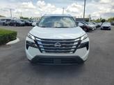 Thumbnail of 2025 Everest White Pearl Nissan Rogue
