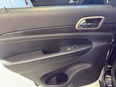 Thumbnail of 2017 Diamond Black Crystal Pearlcoat Jeep Grand Cherokee
