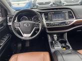 Thumbnail of 2019 Gray Toyota Highlander