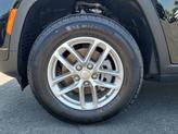 Thumbnail of 2025 Diamond Black Crystal Pearlcoat Jeep Grand Cherokee