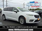 Photo of 2023 Bright White Clearcoat Chrysler Pacifica