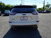 Thumbnail of 2019 Pearl White Pearlcoat Jeep Cherokee
