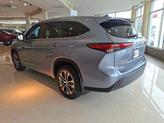 Thumbnail of 2022 Moon Dust Toyota Highlander