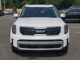 Thumbnail of 2025 Glacial White Pearl Kia Telluride