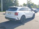 Thumbnail of 2022 Glacial White Pearl Kia Sorento
