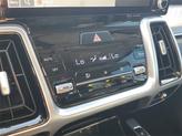 Thumbnail of 2022 Glacial White Pearl Kia Sorento