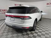 Thumbnail of 2025 Pristine White Metallic Tri-Coat Lincoln Aviator