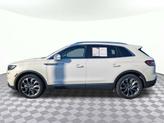Thumbnail of 2022 Pristine White Metallic Tri-Coat Lincoln Nautilus