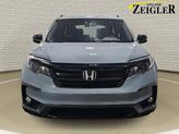 Thumbnail of 2022 Obsidian Blue Pearl Honda Pilot
