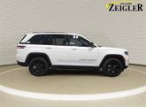 Thumbnail of 2024 Bright White Clearcoat Jeep Grand Cherokee