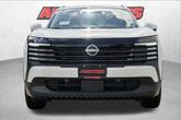 Thumbnail of 2025 Aspen White Tricoat Nissan Kicks