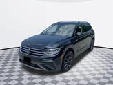 Photo of 2022 Deep Black Pearl Volkswagen Tiguan