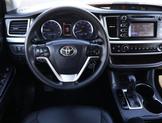 Thumbnail of 2019 Blizzard Pearl Toyota Highlander