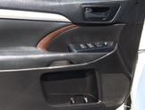 Thumbnail of 2019 Blizzard Pearl Toyota Highlander