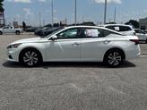 Thumbnail of 2019 Glacier White Nissan Altima