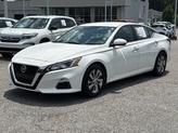 Thumbnail of 2019 Glacier White Nissan Altima