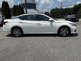 Thumbnail of 2019 Glacier White Nissan Altima