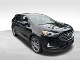Thumbnail of 2019 Agate Black Metallic Ford Edge