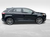 Thumbnail of 2019 Agate Black Metallic Ford Edge