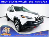 Photo of 2017 Bright White Clearcoat Jeep Cherokee