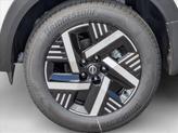 Thumbnail of 2026 Aspen White Tricoat/Super Black Nissan Kicks