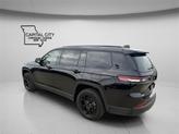 Thumbnail of 2024 Diamond Black Crystal Pearlcoat Jeep Grand Cherokee L
