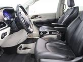 Thumbnail of 2019 Bright White Clearcoat Chrysler Pacifica