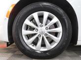 Thumbnail of 2019 Bright White Clearcoat Chrysler Pacifica