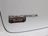 Thumbnail of 2019 Bright White Clearcoat Chrysler Pacifica