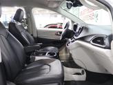Thumbnail of 2019 Bright White Clearcoat Chrysler Pacifica