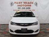 Thumbnail of 2019 Bright White Clearcoat Chrysler Pacifica