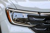 Thumbnail of 2025 Opal White Pearl Effect Volkswagen Atlas
