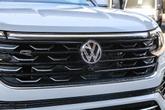 Thumbnail of 2025 Opal White Pearl Effect Volkswagen Atlas