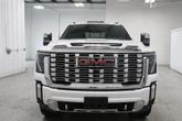 Thumbnail of 2024 White Frost Tricoat GMC Sierra 2500