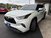 Thumbnail of 2022 Pearl Toyota Highlander
