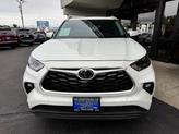 Thumbnail of 2022 Pearl Toyota Highlander