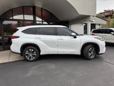 Thumbnail of 2022 Pearl Toyota Highlander