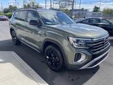 Thumbnail of 2025 Avocado Green Pearl Volkswagen Atlas