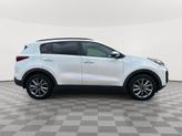 Thumbnail of 2022 Snow White Pearl Kia Sportage