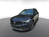 Thumbnail of 2024 Onyx Black Metallic Volvo XC40