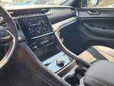 Thumbnail of 2025 Diamond Black Crystal Pearlcoat Jeep Grand Cherokee