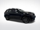 Thumbnail of 2020 Diamond Black Crystal Pearlcoat Jeep Grand Cherokee