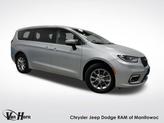 Photo of 2023 Silver Mist Clearcoat Chrysler Pacifica