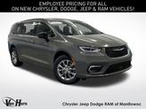 Photo of 2025 Ceramic Gray Clearcoat Chrysler Pacifica